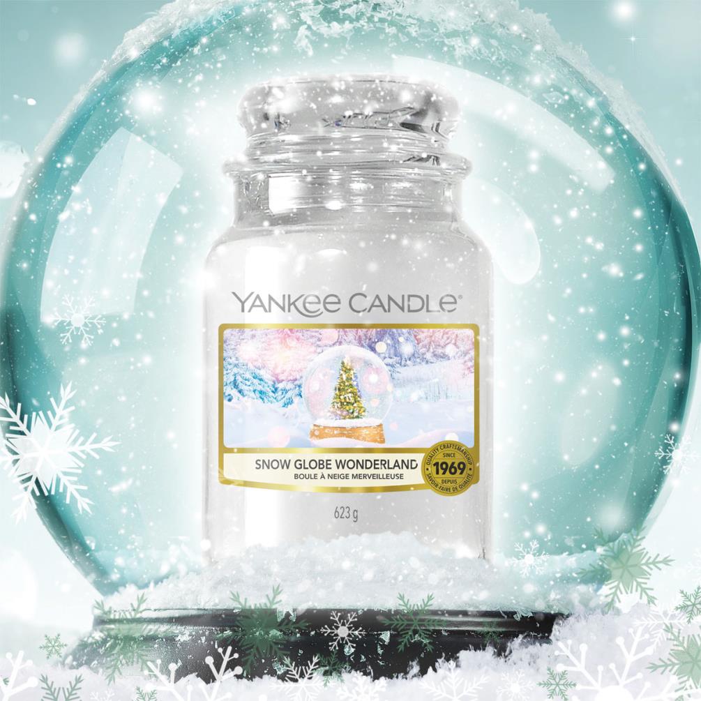 Yankee Candle Snow Globe Wonderland Large Jar Extra Image 1